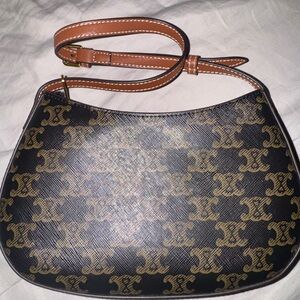 Minimalist Korean Leather Crossbody (Unbranded)